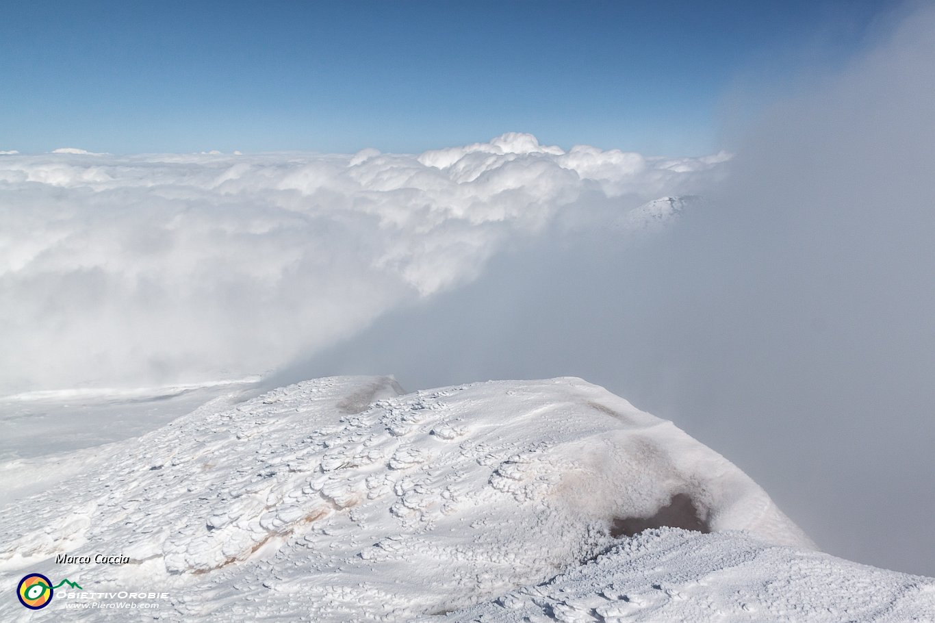 47_Strana neve sulla cima.JPG